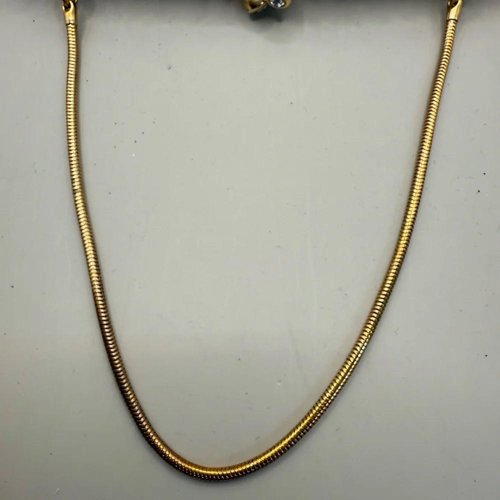 Elegant Beaded/Sequin, Gold Accents, with chain handle - Picture 9 of 14